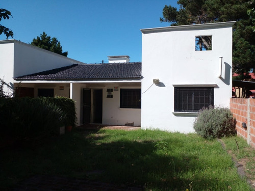 V224- Vende Casa 5 Ambientes