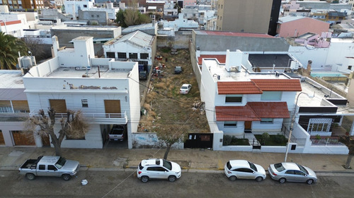Centro De Comodoro Rivadavia - Terreno De 10 X 50