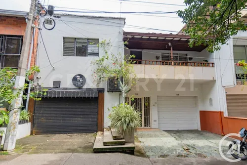 Venta Casa Laureles A Una Cuadra Y Media Del Primer Parque Excelente Ubicación