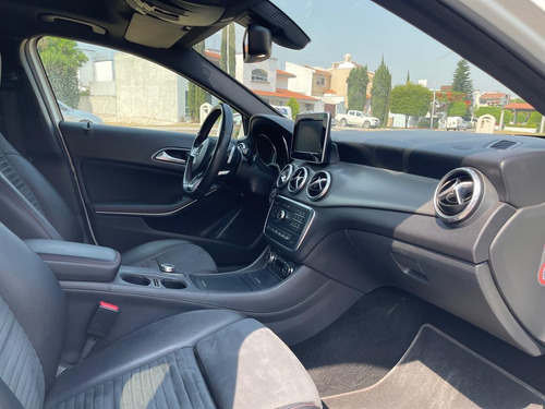 Mercedes-Benz Clase GLA 2.0 250 Cgi Sport Sin Techo At