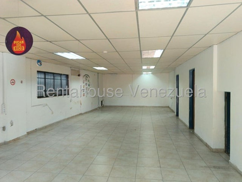Jv Vende Haz Crecer Tu Negocio En Esta Ubicación Privilegiada! Galpon Con Fácil Acceso Para Clientes Y Proveedores, Además De Cómodas Opciones De Estacionamiento. 25-10294 Jun11