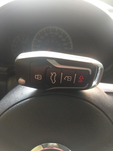 Nissan Versa 1.6 16v Sv Flex 4p 2012