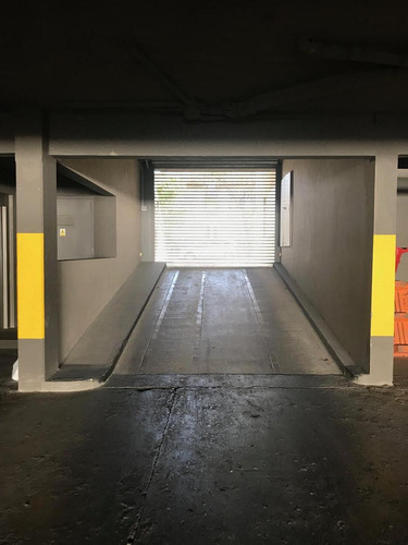 Imagen 6 de 7 de Cochera Descubierta - Lavalle 329 -zona Parquímetros