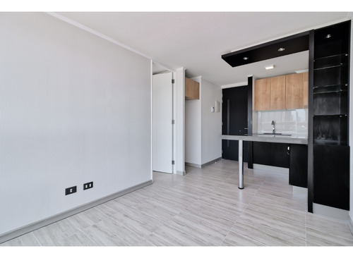Arriendo Metro Irarrazaval / Portugal / 10 De Julio