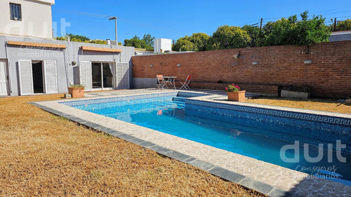 Casa En Venta 4 Dormitorios, Pileta, Cochera Triple Ideal Comercial