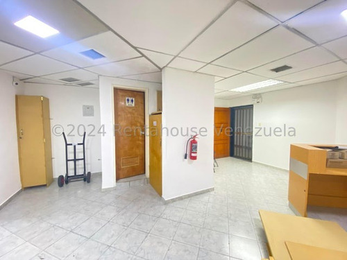 Local Oficina Comercial En Venta Las Delicias Maracay Centro Empresarial Europa Negociable Estef 25-16423