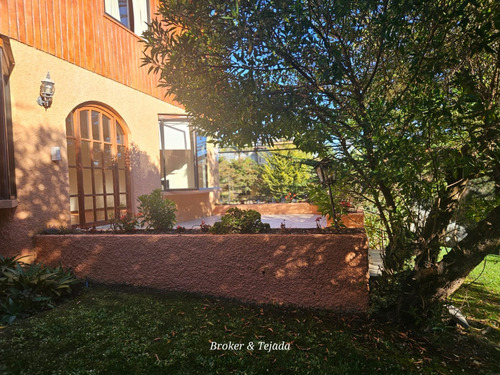 Broker Bosques- Excelente Propiedad 6d-4b-gran Patio