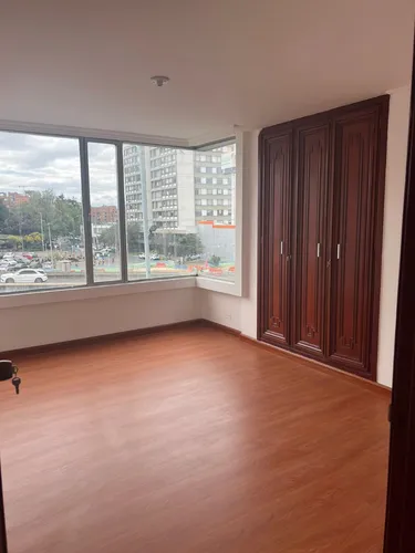Apartamento En Chicó Norte, Amplio Y Reformado - Área: 178 M2