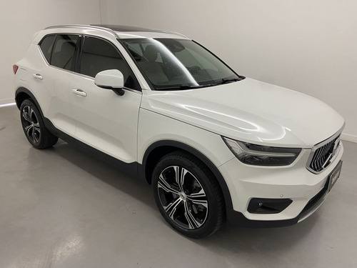 Volvo XC40 VOLVO XC40