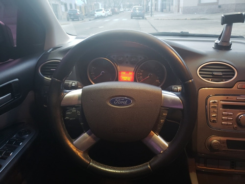 Imagen 6 de 13 de Ford Focus 2.0 Exe Guia