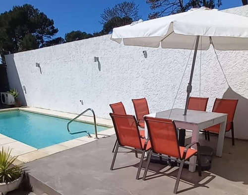 Vendo O Permuta Casa Con Piscina Y Barbacoa En Balneario Argentino