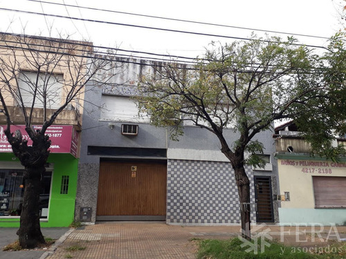 Imagen 1 de 1 de Venta De Casa 2 Plantas 5 Ambientes En Wilde ( 25014)