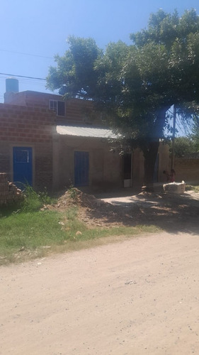 Casa Y Departamento, Adelina Oeste