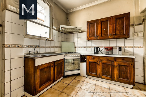 Casa En Venta De 4 Dorm. En Ñuñoa
