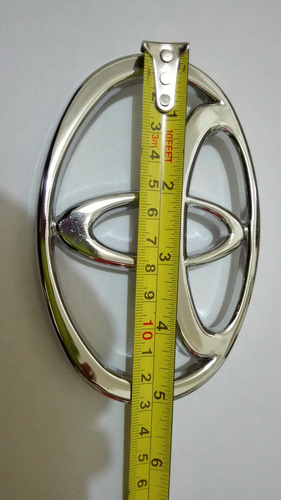 Imagen 3 de 8 de Emblema Persiana Toyota Macho 4.5 De Tornillos Envio Gratis