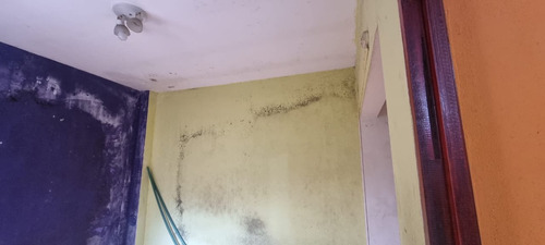 En Venta En Caseros Ph Al Fondo De 3 Amb. Con Patio Y Parrilla Propia. F: 9693