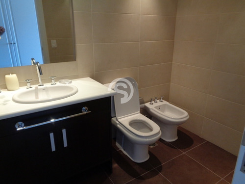 Apartamento Ubicado En Playa Brava- Ref: 3974