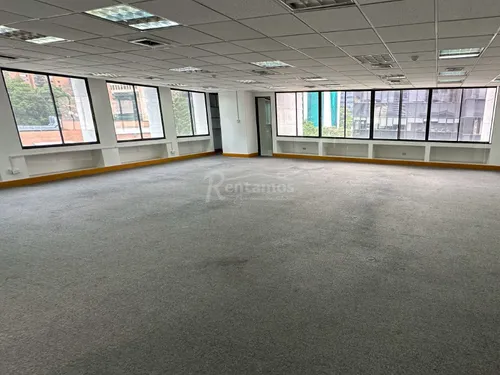 Oficina En Arriendo En El Poblado. Cod A775949
