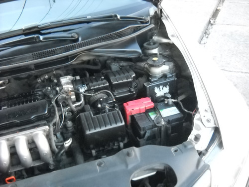 Imagen 11 de 18 de Honda City Lx Mt 120 Cv Gris