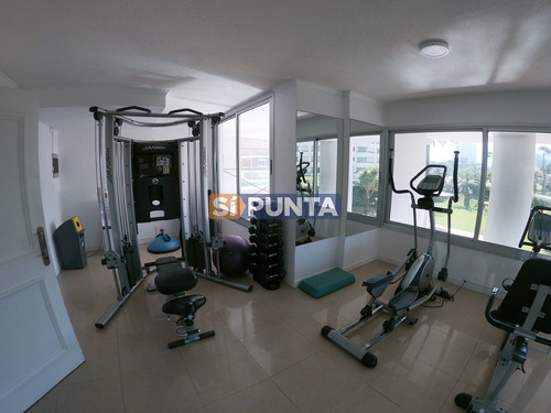Imagen 19 de 23 de Torre Con Servicios