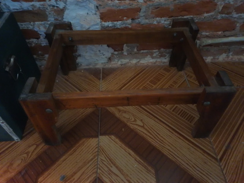 Baúl Antiguo Con Base Hecho En Madera (Usado)