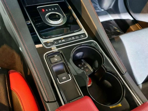 Jaguar F-PACE 3.0 V6 SUPERCHARGED S AWD 4P AUTOMÁTICO