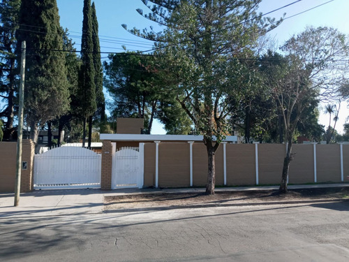  Venta, Hermosa Quinta Con Parque Y Pileta, Hurlingham