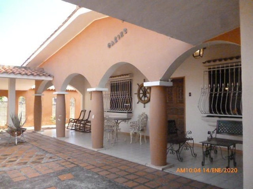 Imagen 1 de 9 de Amplia Casa Con 11 Habitaciones Estudiantiles Adicionales En La Urb. Antonio Miguel Martínez, De San Juan De Los Morros