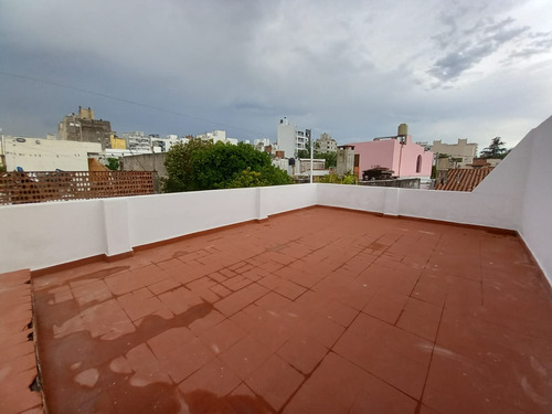 Casa En Alquiler De 3 Dorm En Quintas De Santa Ana