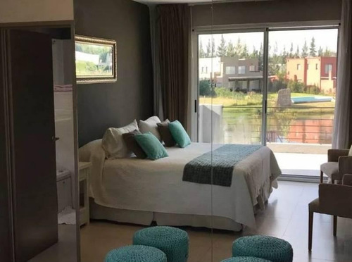 Imagen 8 de 14 de Moderna Casa Al Lago Con A Mejor Orientación En La Comarca