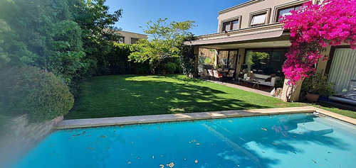 Estupenda Casa Mediterranea En Condominio