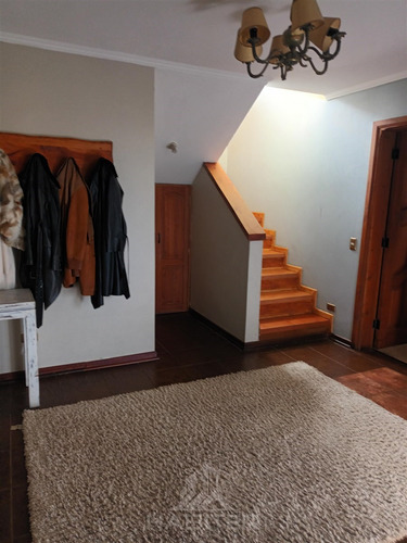 Casa En Venta De 5 Dorm. En Los Angeles