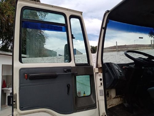 Imagem 7 de 15 de Ford Cargo 1722 2004 6x2 No Chassi