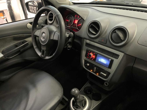 Imagem 7 de 10 de Volkswagen Voyage 2014 1.6 Vht Total Flex 4p