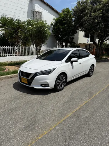 Nissan Versa Versión Exclusive Automático Modelo 2021
