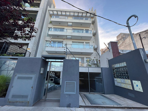 Venta Departamento De 2 Amb. Con Cochera Castelar