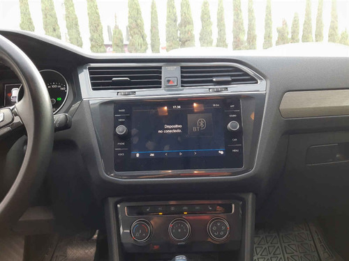 Imagen 14 de 15 de Volkswagen Tiguan 2019 5p Confortline L4/1.4/t Aut Piel