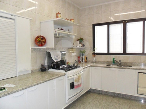 Casa Impecavél Em Rua Tranquila E Arborizada. - 353-im34126