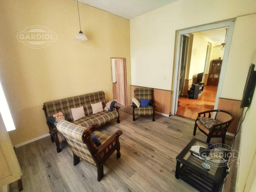 Venta De Casa 3 Dormitorios Con Garaje - Reducto