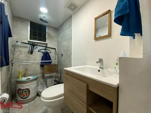 Local O Apartaestudio Cerca De La Estación Flores...(mls#240647)