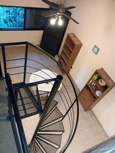 Casa En Venta - 4 Dormitorios 3 Baños - 461mts2 - El Palomar
