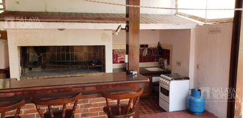Casa - Punta Del Este- 3 Dormitorios- 3 Baños. Piscina Y Parrillero. ¡oportunidad!
