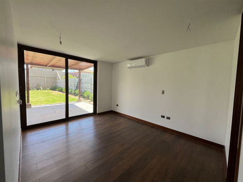 Casa En Venta 3d Y 3b, En Condominio Chicureo Norte