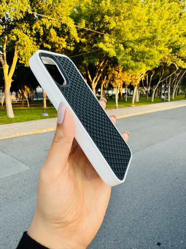 Funda Vans Waffle Para iPhone Color Negro Y Café