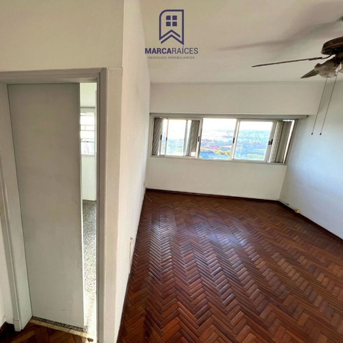 Imagen 8 de 19 de Venta Apartamento 1 Dormitorio Centro Vista A La Bahia Montevideo