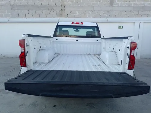 Chevrolet Silverado 4.3 V6 1500 WT Cabina Regular 4x2 At