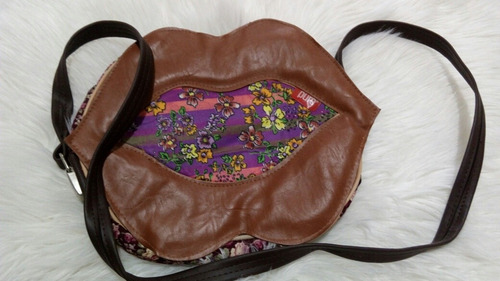 Cartera Beso Puro Diseño (impecable)