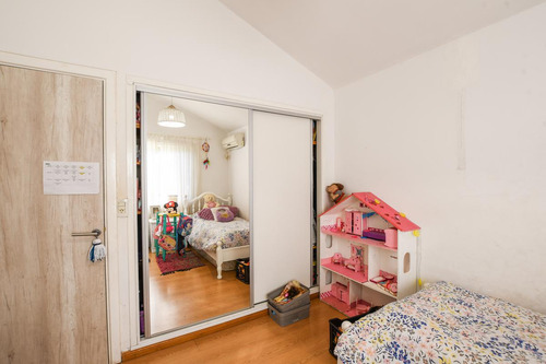 Casa En Venta 6 Ambientes 3 Dormitorios Pileta Y Quincho Zona Aldea Fisherton