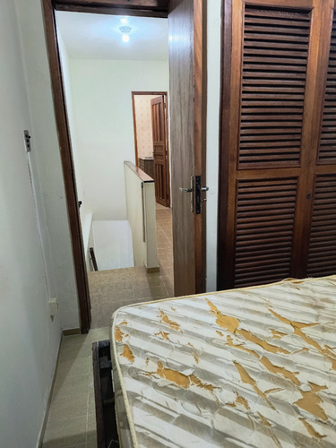 Alugo Casa Duplex Com 3 Quartos Em Ibicuí, Mangaratiba (na Rua Da Praia Principal)