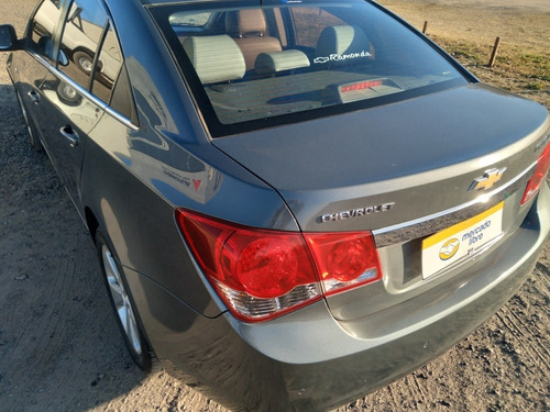Imagen 8 de 12 de Chevrolet Cruze 2011 2.0 Vcdi Sedan Ltz Mt